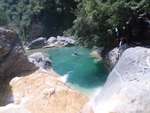 Vasque dans le canyon de Barbaira